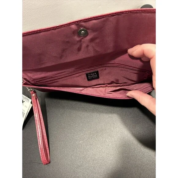 NWT Wilsons Leather Red Wristlet Clutch Purse - Picture 3 of 9